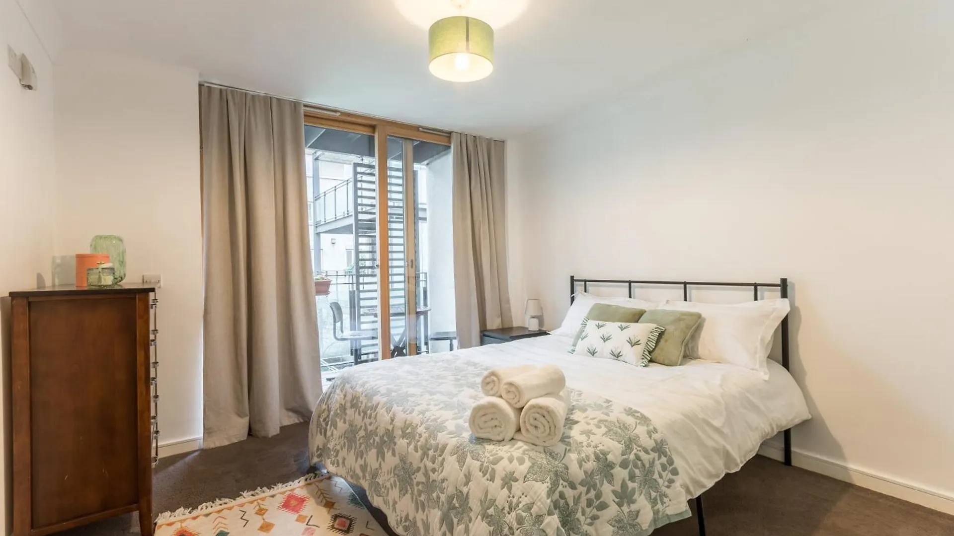 Apartment Bright, Spacious City Centre Apt Dublin Ireland
