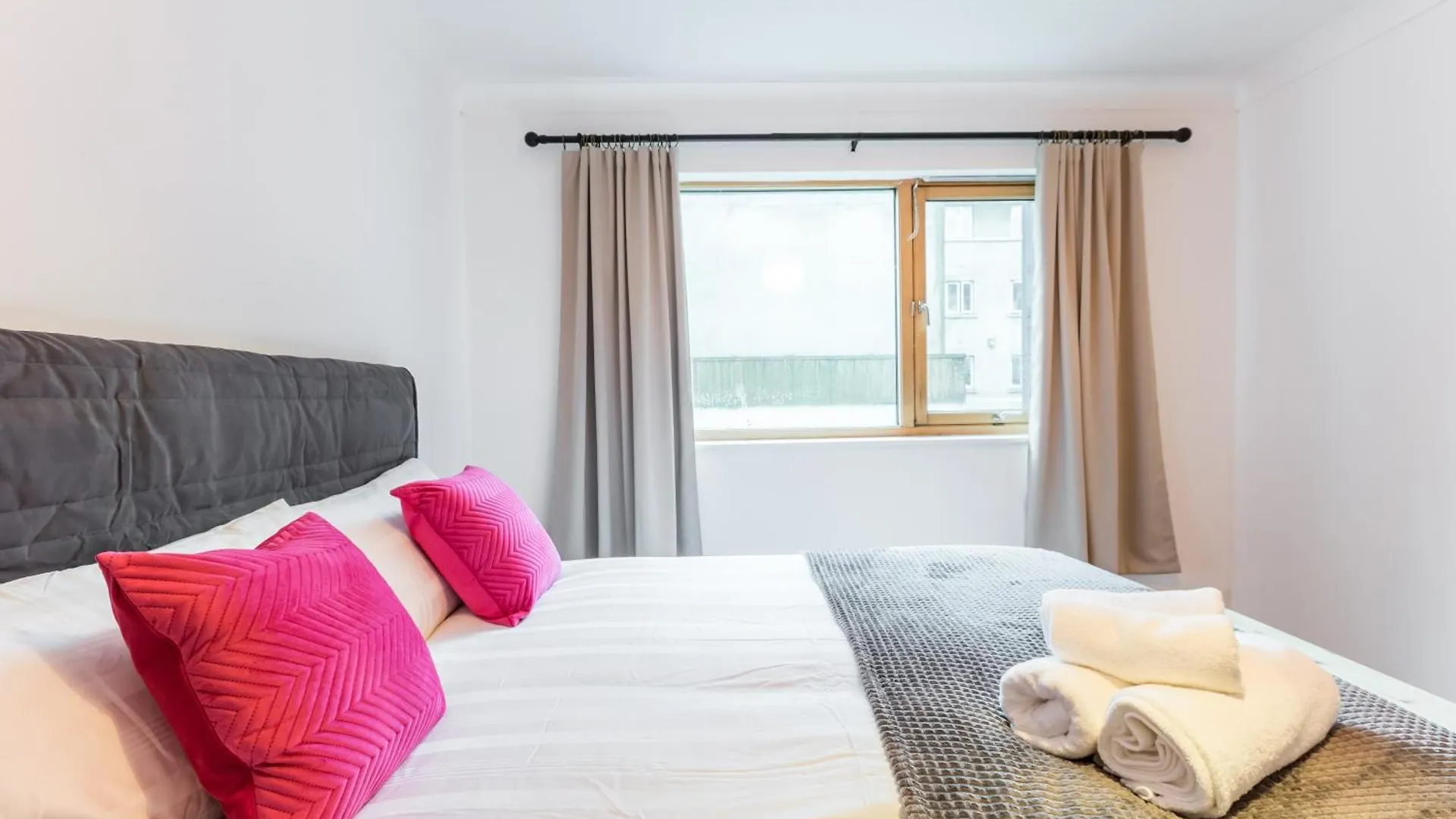 Bright, Spacious City Centre Apt 더블린